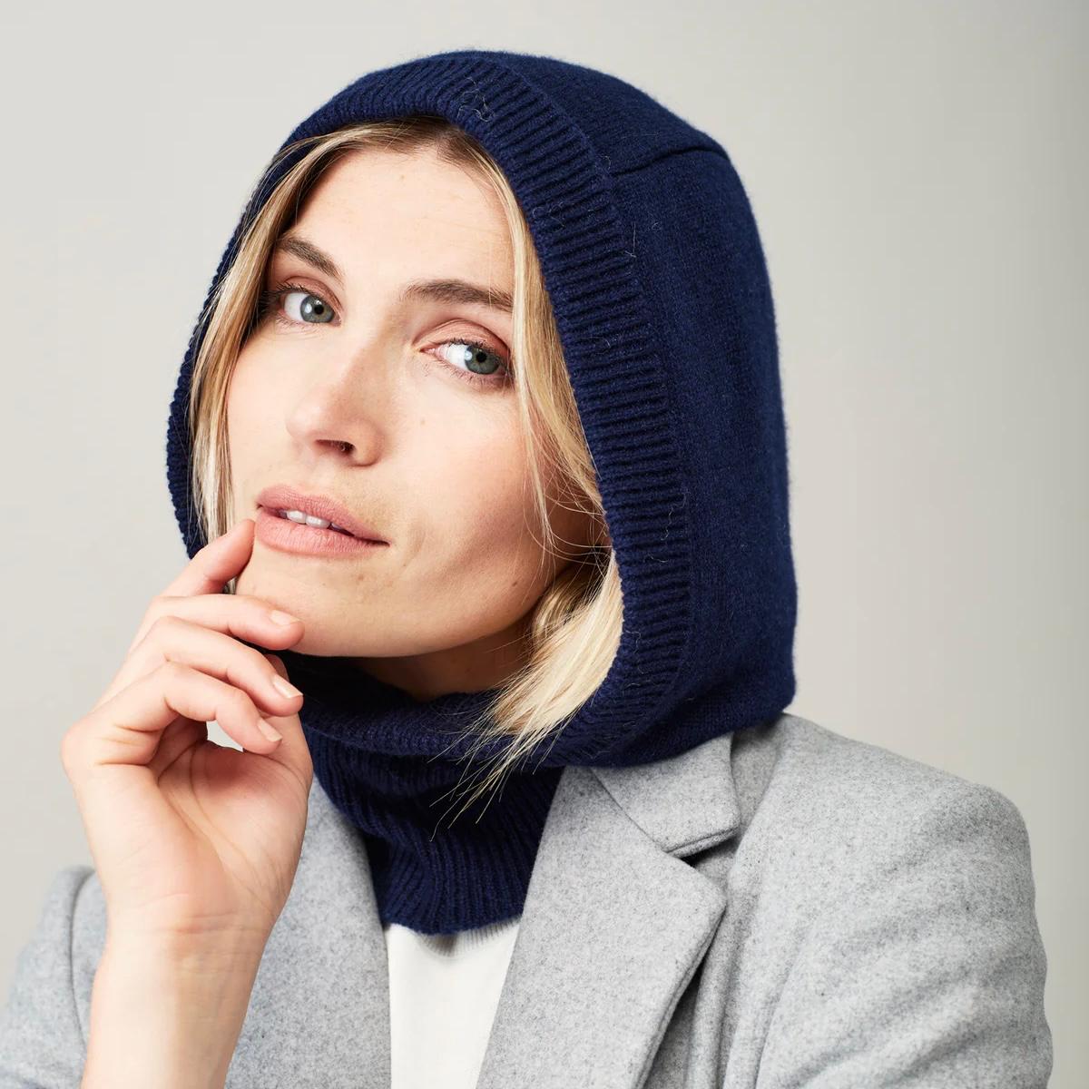 Cashmere Hood in Navy